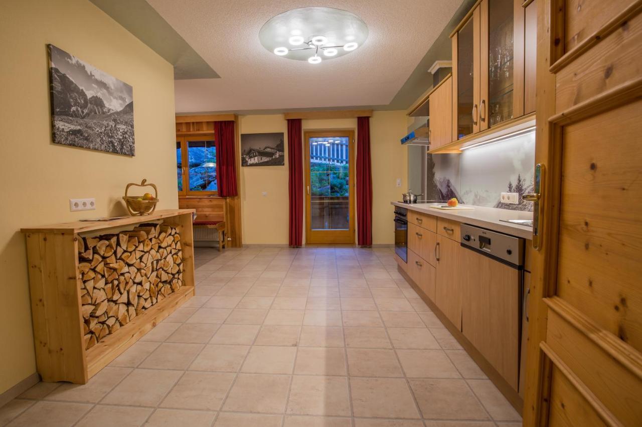 Stubaier Gletscher Xl Apartments Residenz Haus Alpenkoenig Ferienwohnungen Im Alpinen Charme Stubai Super Card Inklusive Neustift im Stubaital Exterior photo