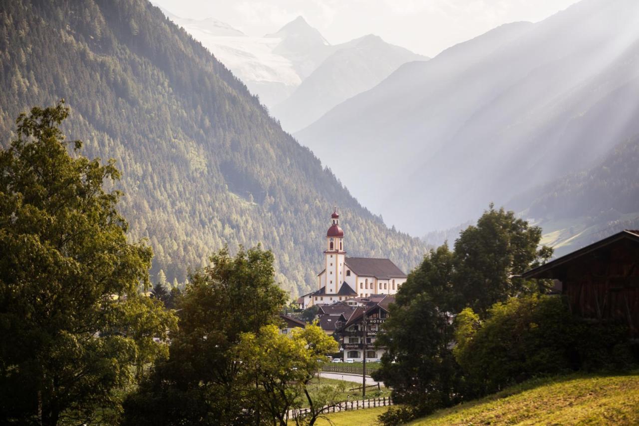 Stubaier Gletscher Xl Apartments Residenz Haus Alpenkoenig Ferienwohnungen Im Alpinen Charme Stubai Super Card Inklusive Neustift im Stubaital Exterior photo
